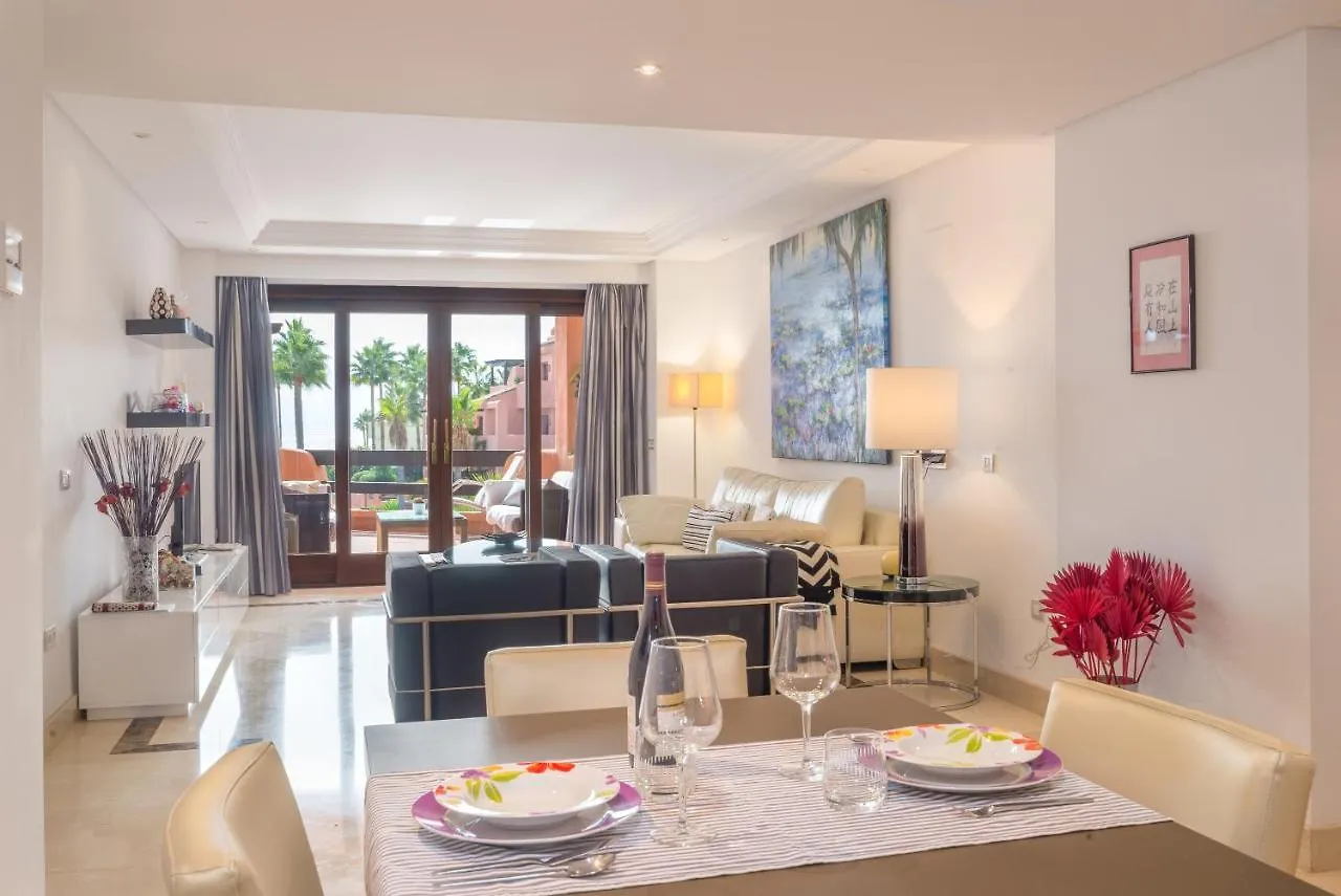 High Standard Beach Front Apartment Estepona 0*,