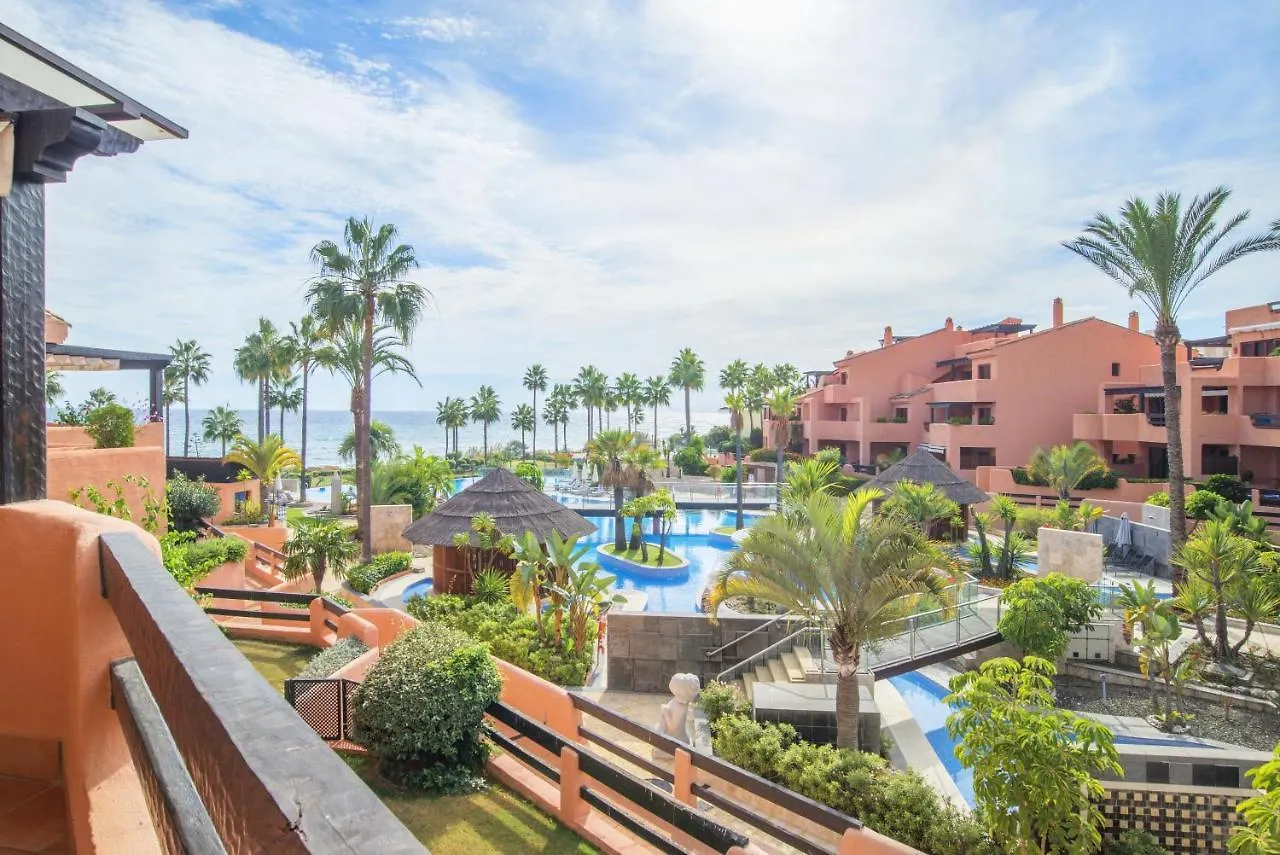 High Standard Beach Front Apartment Estepona 0*,