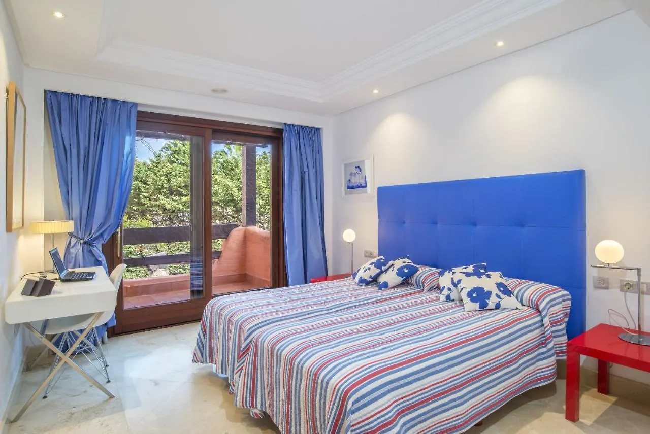 High Standard Beach Front Apartment Estepona Spain